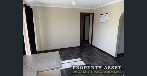 Room for the children to play plus a double garage - Photo 1