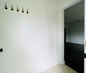 For Lease - 72 Caines Avenue, Toronto, Ontario - Photo 2