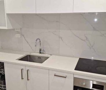 Great 1 Bedroom Apartment - Photo 2