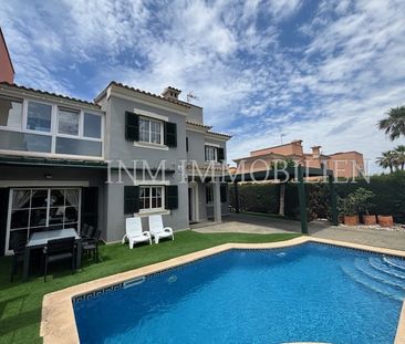 Semi-detached house with pool in Puig de Ros for long-term renta - Photo 1