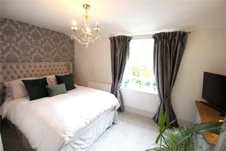 2 bedroom terraced house to rent - Photo 4