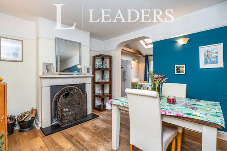 3 bedroom house to rent Beaconsfield Road, PO16 - Photo 2