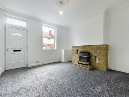 3 bedroom terraced house to rent - Photo 2