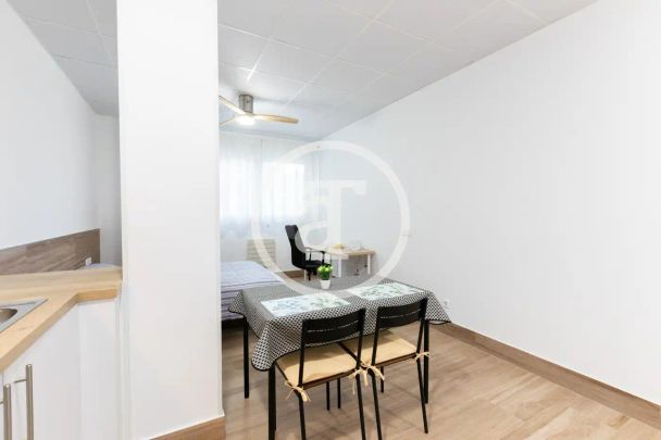 Estudio de alquiler en Calle de San Manuel, 3, Aluche - Photo 1