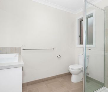 LARGE 4 BEDROOM HOME WITH 2 LIVING AREAS IN PRIME ALFREDTON LOCATION - Photo 5