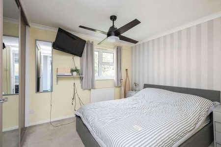 Kingslea, Horsham, RH13 - Photo 4