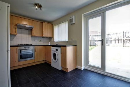 3 bedroom terraced house to rent - Photo 5