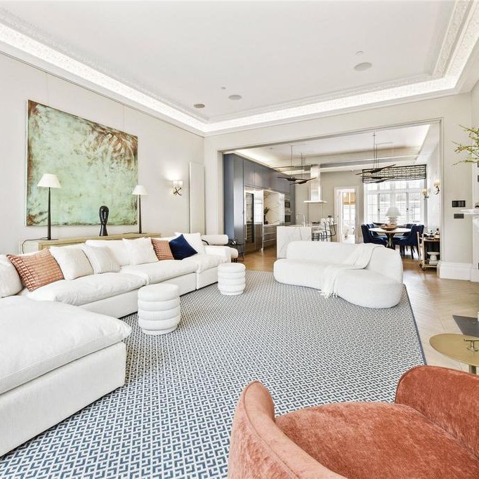 3 bedroom flat to rent - Photo 1
