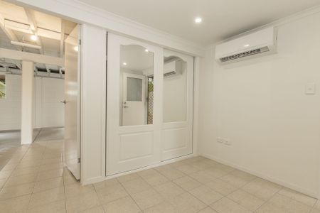 2/15 Hopkins Street, Currajong - Photo 3