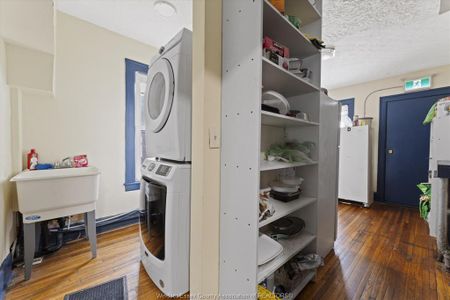 For Lease - 3060 Sandwich Unit# Room 1, Windsor, Ontario - Photo 4