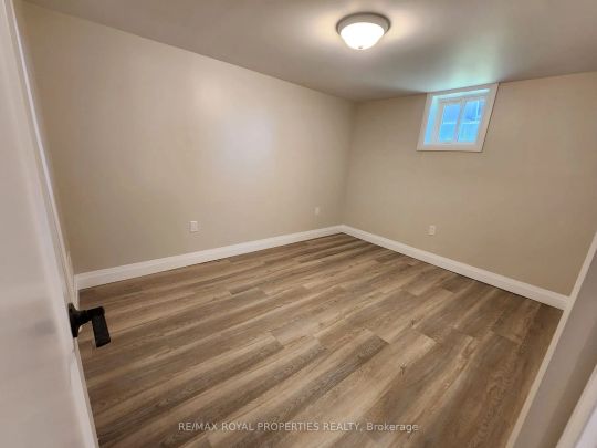 Detached Home For Lease | X8392852 - Photo 1