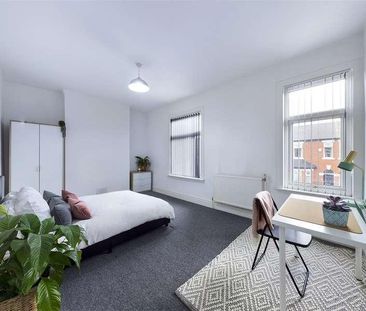 Elleray Road, Salford, M6 - Photo 2