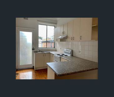 Lovely 2 Bedroom Home - Photo 1