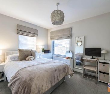 82 The Rose Garden, Derriaghy, Belfast, BT17 9GY - Photo 2