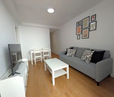 Carrer de les Aigües del Llobregat, L'Hospitalet de Llobregat, Cata... - Photo 5