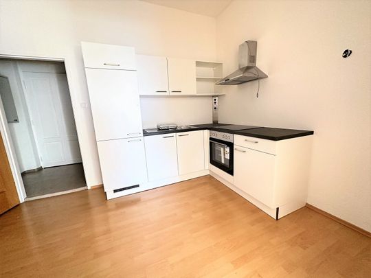 PROVISIONSFREI – Gemütliche 2-Zimmer Wohnung mit extra Küche in unmittelbarer Nähe zur AVL - Photo 1