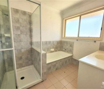 “Spacious 3 Bedroom Unit - Stretton Catchment” - Photo 4