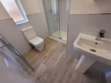 2 bedroom flat to rent - Photo 3