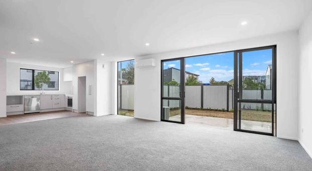 Modern Home in Mangere! - Photo 1