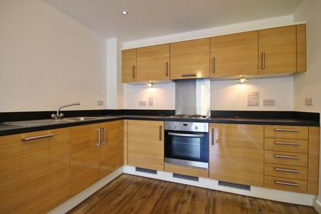 Guildford Road, Woking, Surrey, GU22 7LW - Photo 5