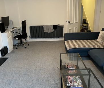 1 Bed Flat, Buckingham Road, BN1 - Photo 5