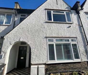 2 Bed Maisonette, Lower Addiscombe Road, CR0 - Photo 1