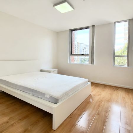 MODERN & FURNISHED APARTMENT IN THE HEART OF ZETLAND - Photo 3