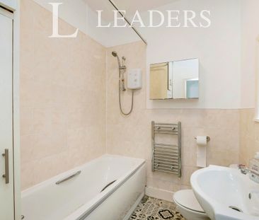 2 bedroom apartment to rent West Parade, Bexhill-on-Sea, East Susse... - Photo 3