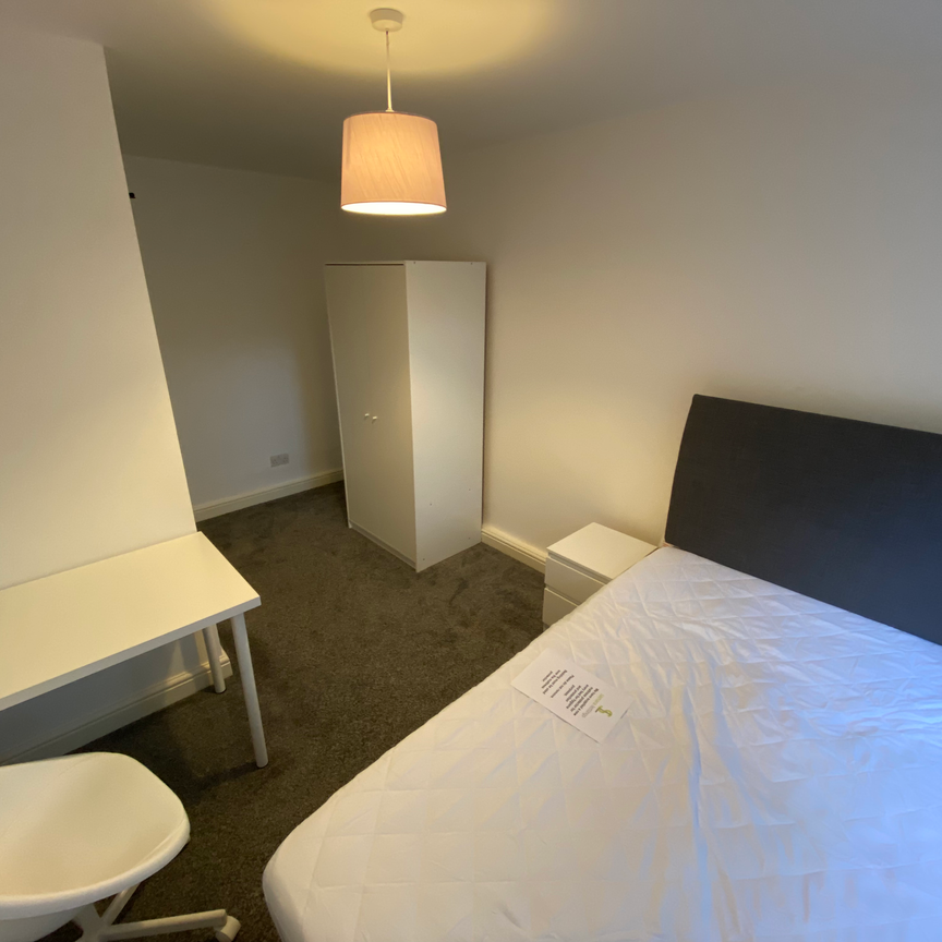 Flat 32, Samara Plaza, LS2 9DU, Leeds - Photo 1