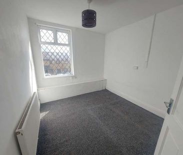 Bradford Lane, Bradford, BD3 - Photo 6