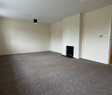 2 bedroom semi-detached bungalow to rent - Photo 4