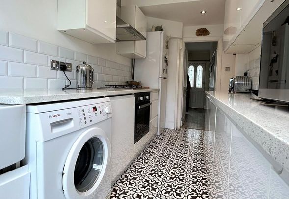 3 bedroom terraced house to rent - Photo 1