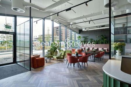 Sibley House, Greenleaf Walk, UB1 - Photo 4