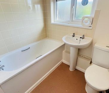 3 bedroom maisonette to rent - Photo 2