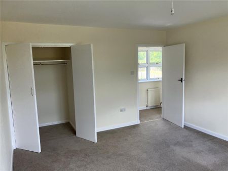 2 bedroom semi-detached house to rent - Photo 5