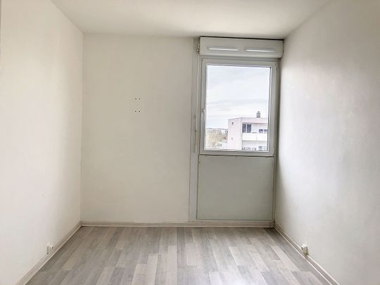 Appartement à louer - REIMS -PLACE LUTON - Photo 1