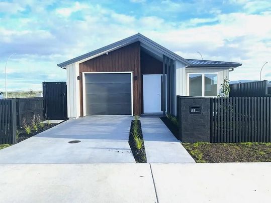 A brand new 3 bedroom houses in Golden Sands - Photo 1