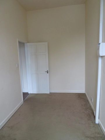 Manchester Road, Bury, BL9 - Photo 2