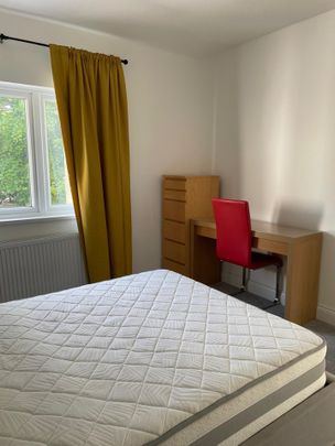 Room in a Shared House, Renters Avenue, NW4 - Photo 1
