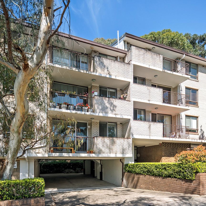 Spacious Two Bedroom Apartment with Parking in Ideal Location - Photo 1