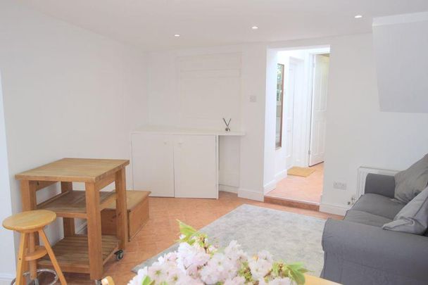 1 bedroom semi-detached house to rent - Photo 1