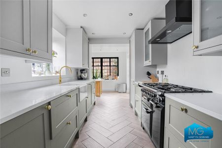 3 bedroom maisonette to rent - Photo 2