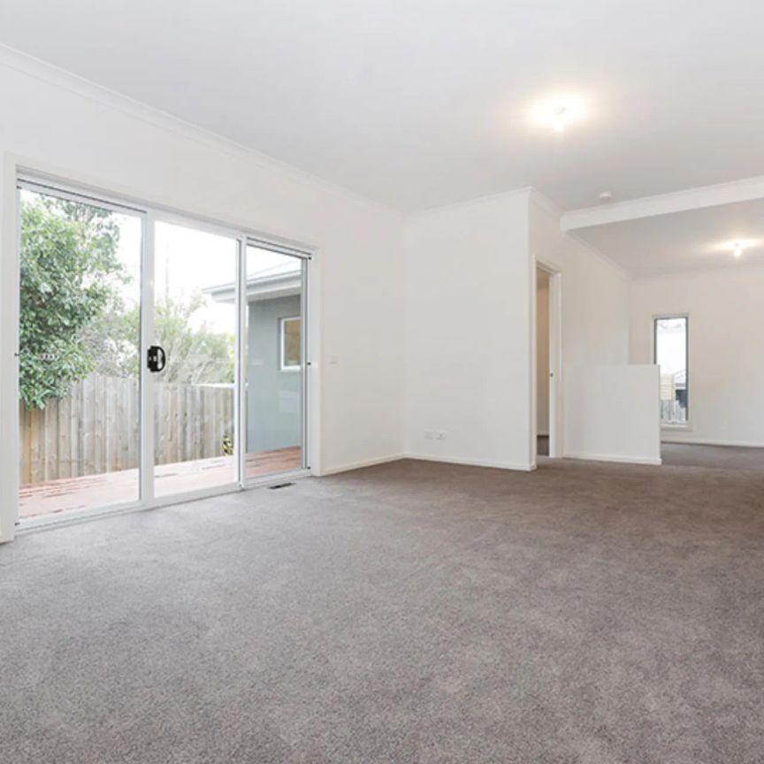 Style and Sophistication - Photo 1