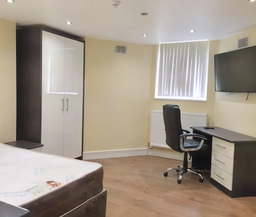 Studio to rent - Photo 2