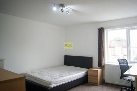 4 bedroom terraced house to rent - Photo 4