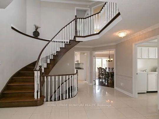 Detached Home For Lease | N9061837 - Photo 1