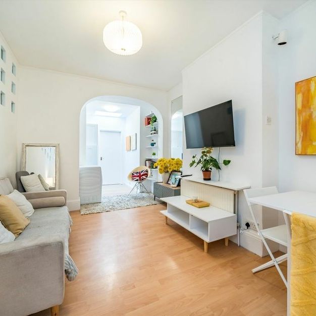 Bishops Park Road - Photo 1