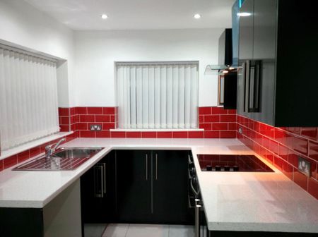 2 bedroom terraced house to rent - Photo 2