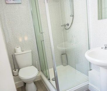 1 bedroom in a house share to rent - Photo 6
