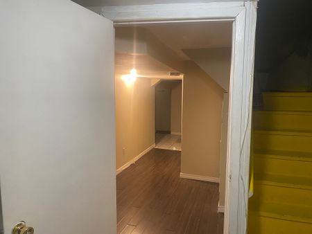 For Lease - 8 Ryecliffe Court, Toronto, Ontario - Photo 4